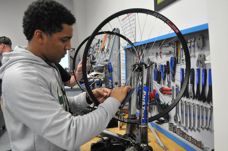 UBI Mechanic Classes - Advanced Certification - Wheel Building UBI Mechanic Classes - Advanced Certification - Wheel Building